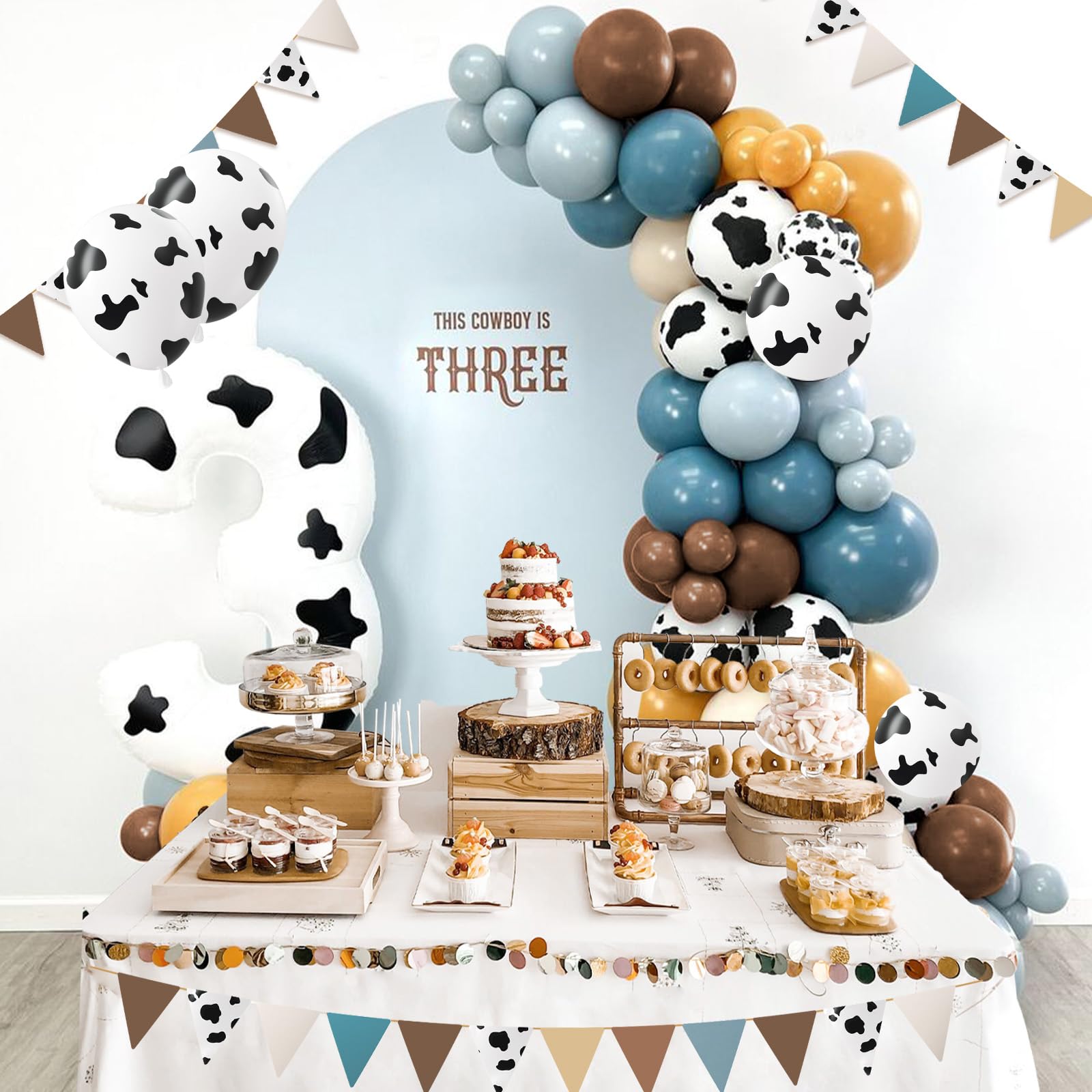 Vicduotex white-ribbon adds neat finishing touches to balloon garlands.