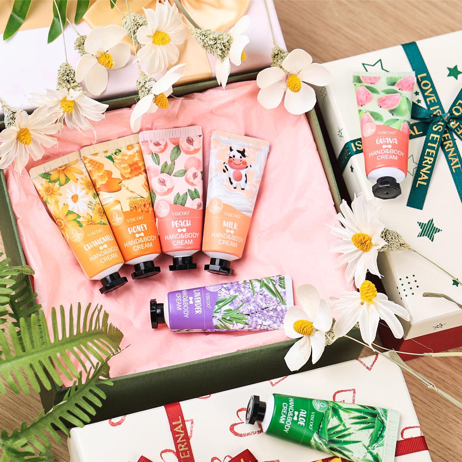 VISCOO guava hand cream with tropical notes and deep moisturization.