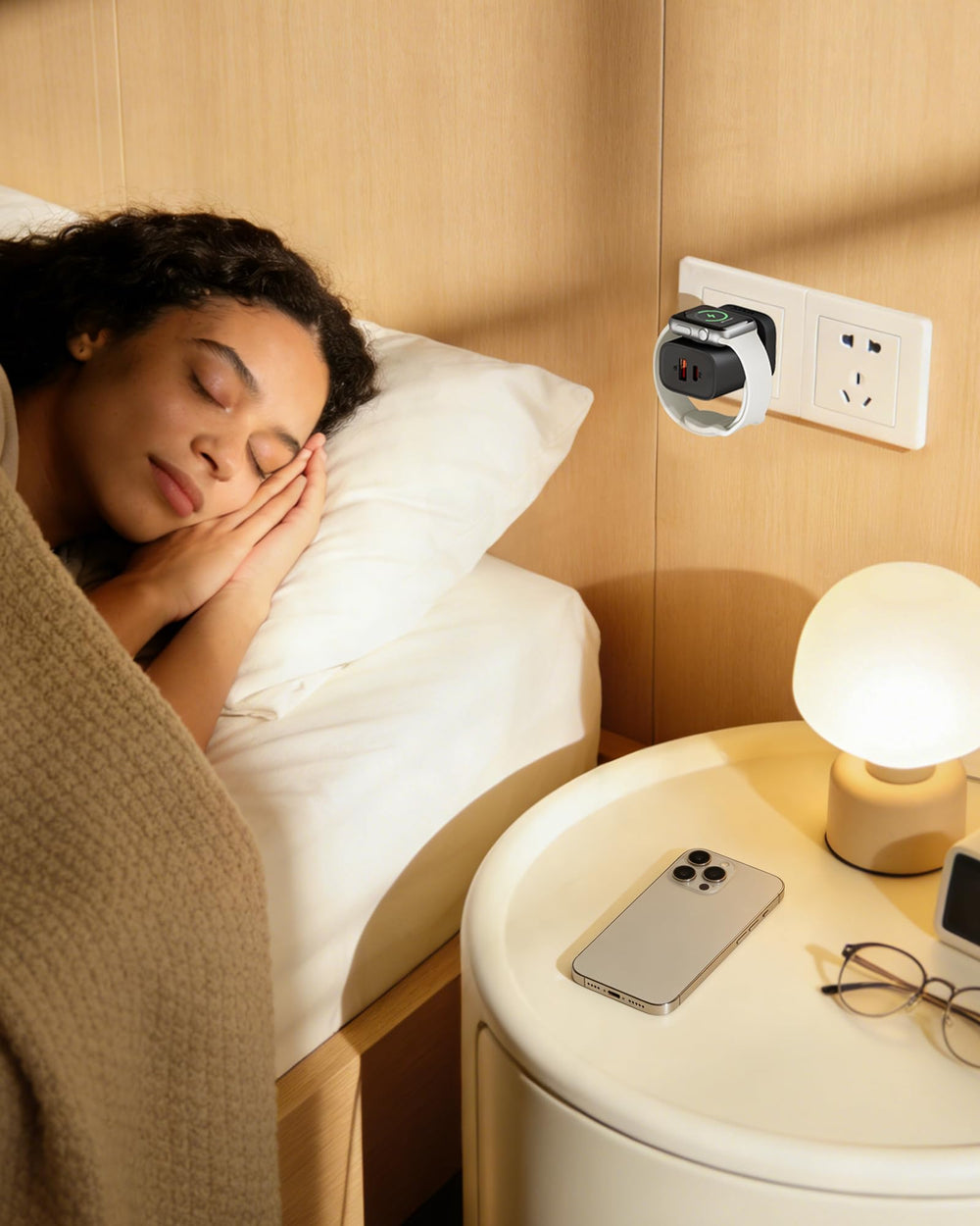 VRURC travel-friendly size reduces desk clutter in hotels.