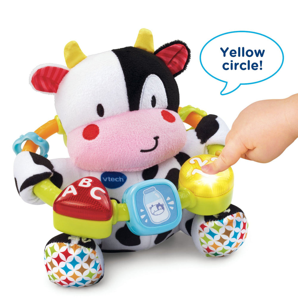 Easy-to-grasp bead ring supports early grabbing and coordination.