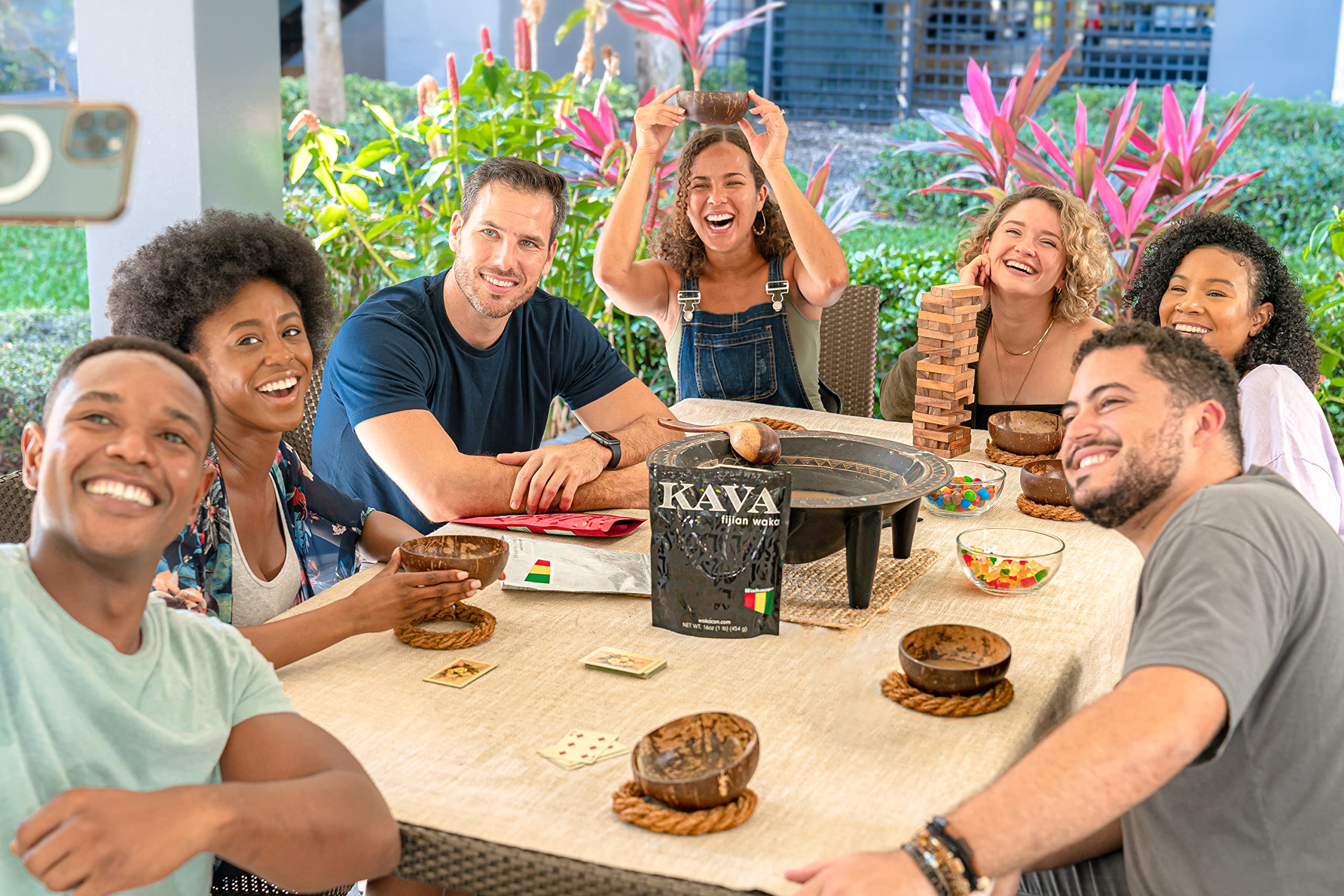 Wakacon partners in Fiji harvesting noble kava roots