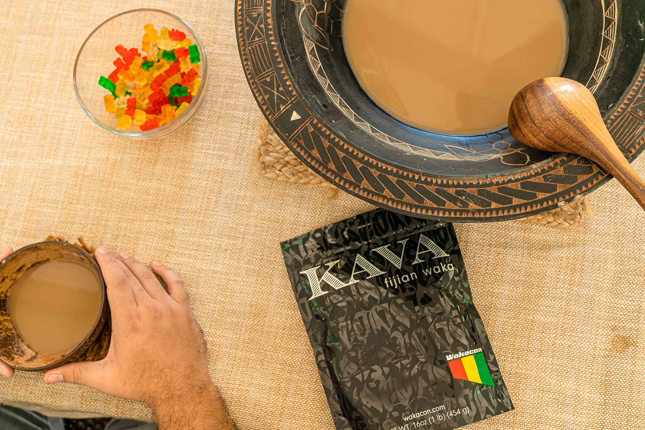 Wakacon Kava scoop with powder ready to measure for a relaxing cup