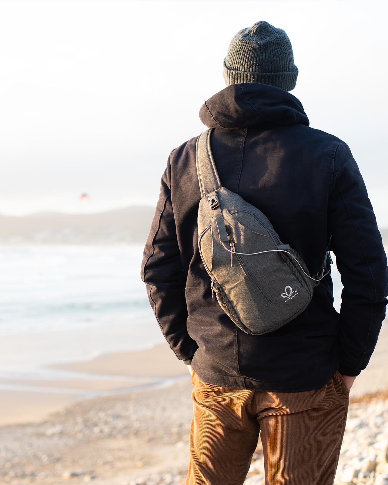 WATERFLY breathable back panel enhances comfort during travel.