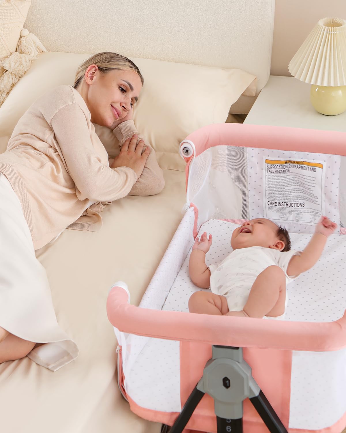 Wayfong bedside bassinet tool-free assembly for quick setup and portability.