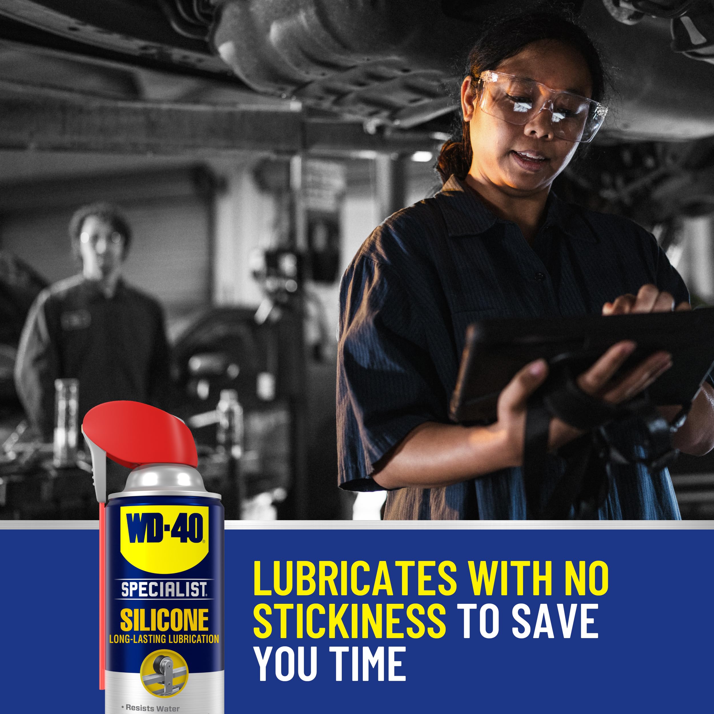 WD-40 Specialist silicone spray protects cables and guide rails from moisture.