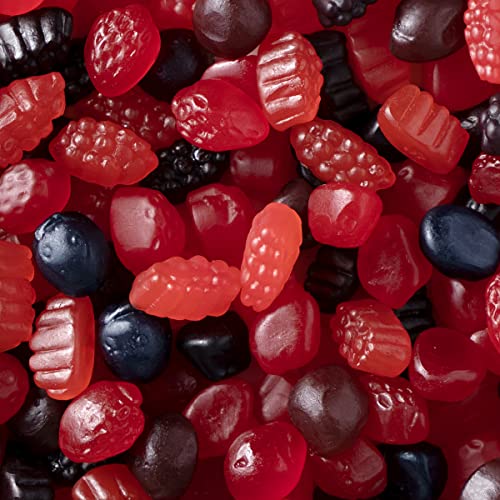 Gluten-free badge visible on Welch's fruit snacks packaging.