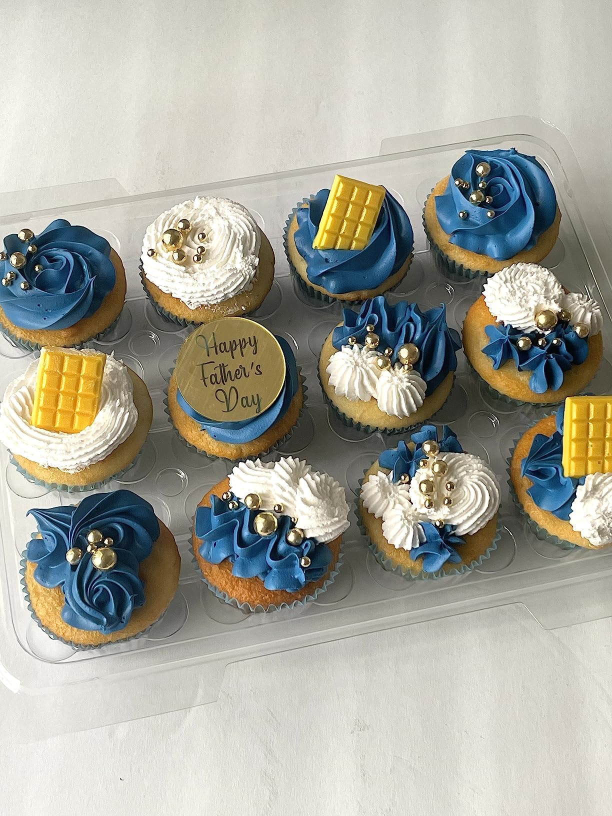 Weraru gold pearl sugar sprinkles decorate cookies with luxe sparkle.