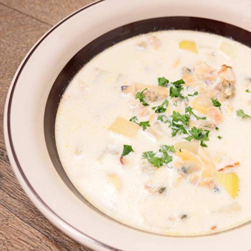 Serving bowl of Westminster Oyster Crackers, perfect for soups and cheese boards.