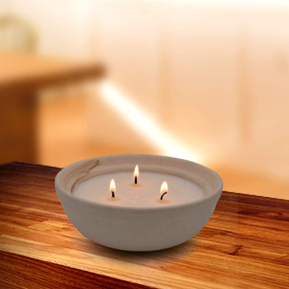 Winbattle citronella candle close-up shows soy wax and lead-free wick for safer burn