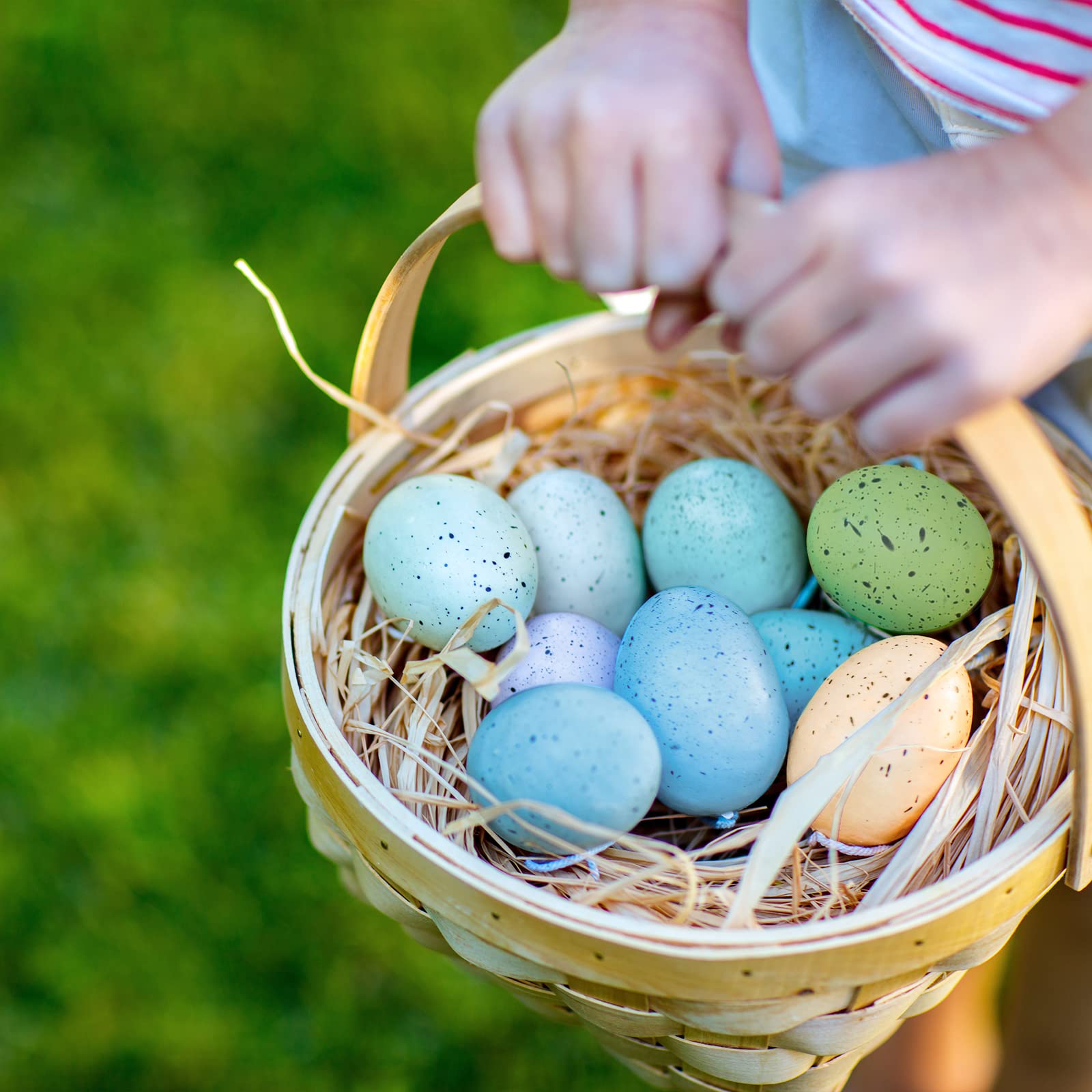 Winlyn pale aquamarine speckled eggs brighten mantels and trees.
