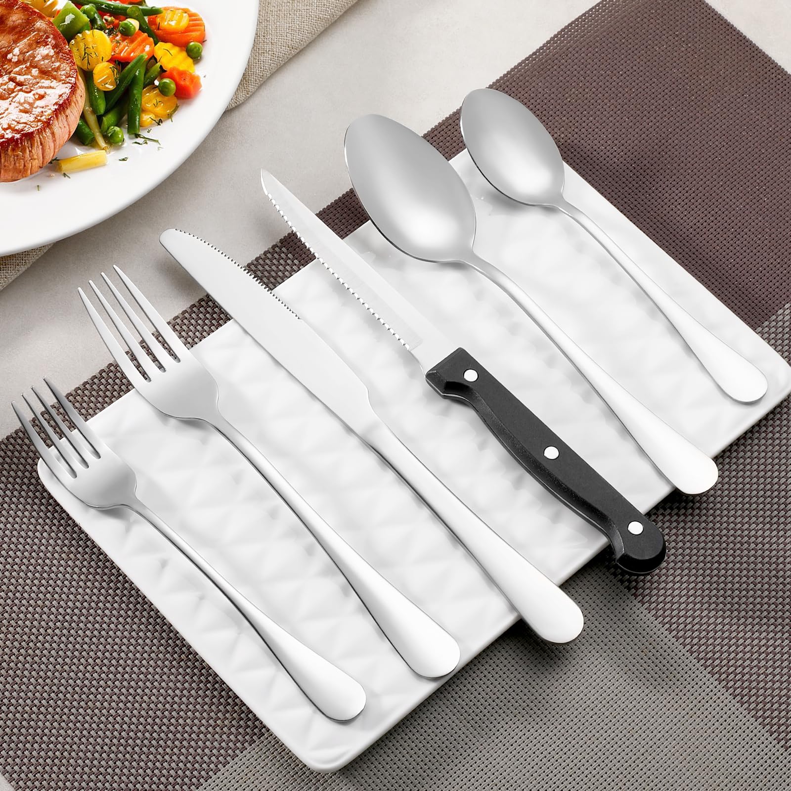 Wiskema dishwasher-safe knives simplify cleanup after family dinners and gatherings.