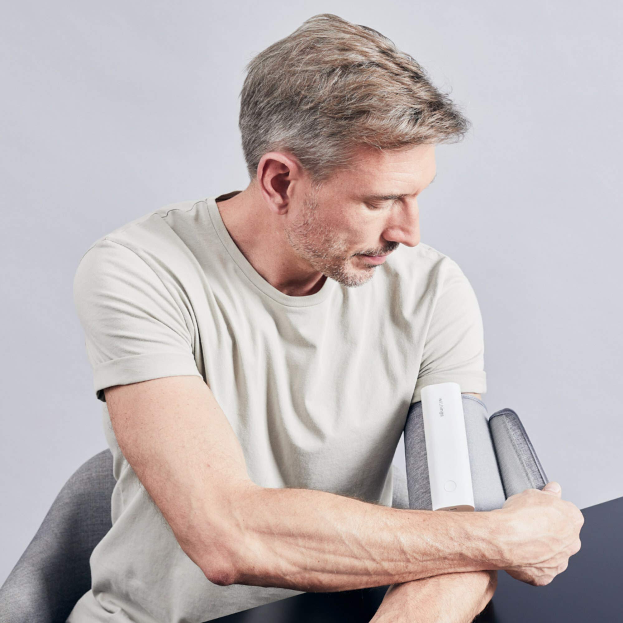 Withings BPM Connect rechargeable battery lasts long between charges.