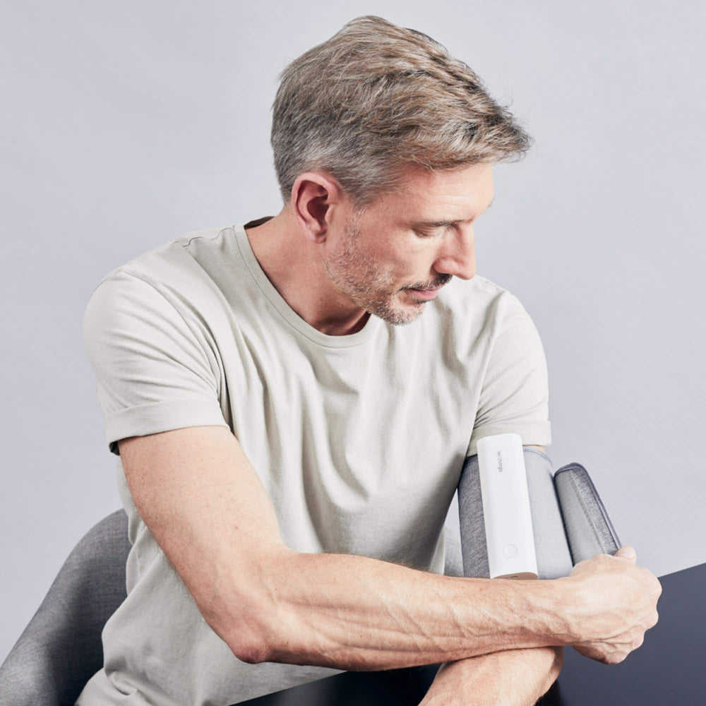 Withings BPM Connect rechargeable battery lasts long between charges.