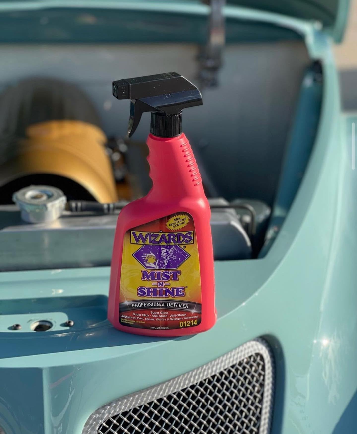 Wizards Mist-N-Shine delivering a slick, wet-look sheen.