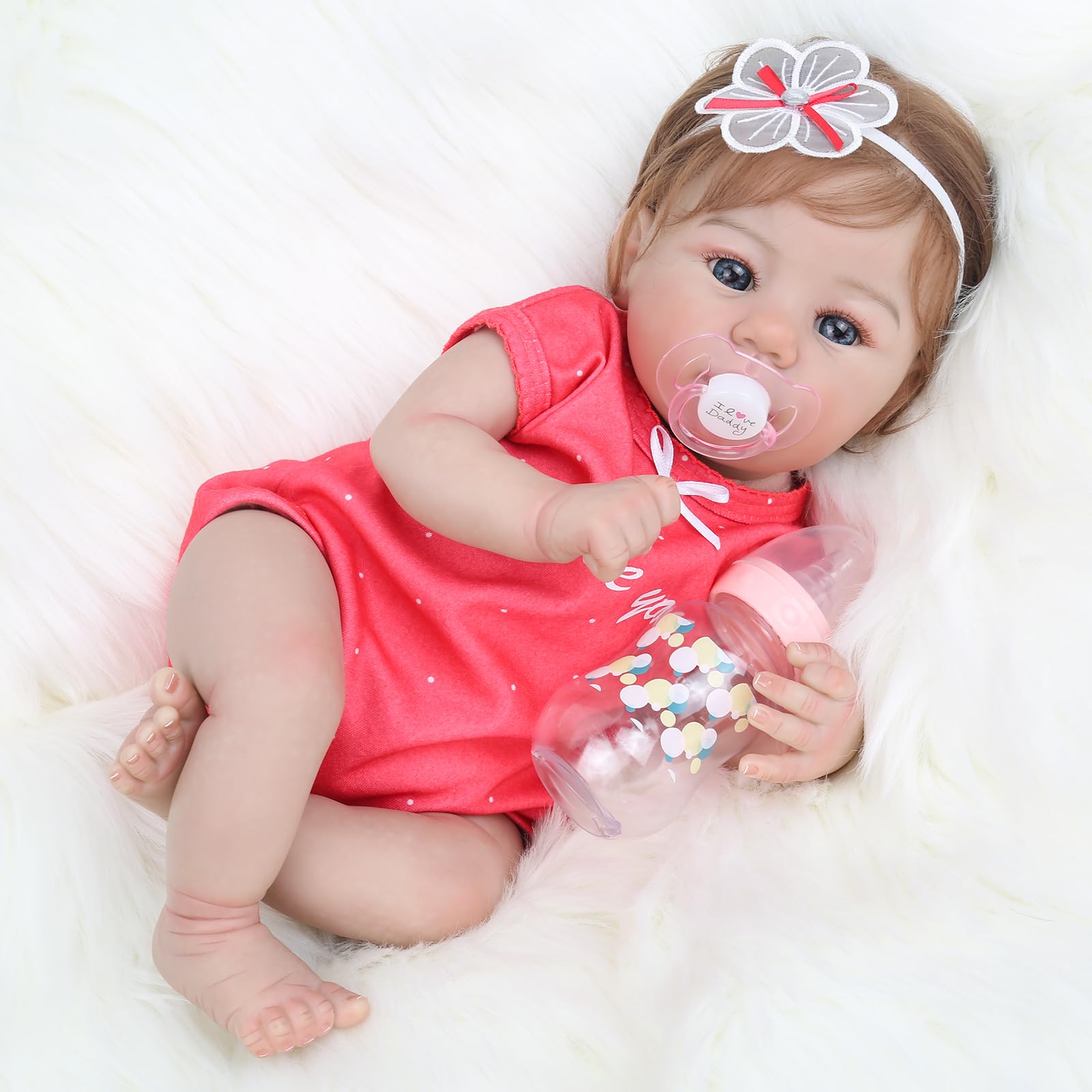 WOOROY newborn-style doll supports imaginative scenes and bedtime rituals.