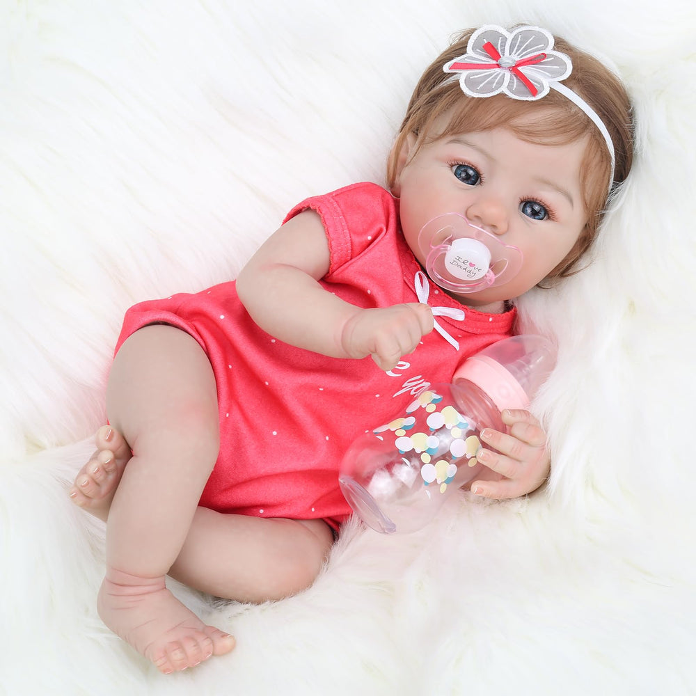 WOOROY newborn-style doll supports imaginative scenes and bedtime rituals.
