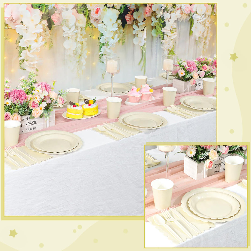 Xiangqu plastic knives 25pcs sturdy for casual meals and occasions.