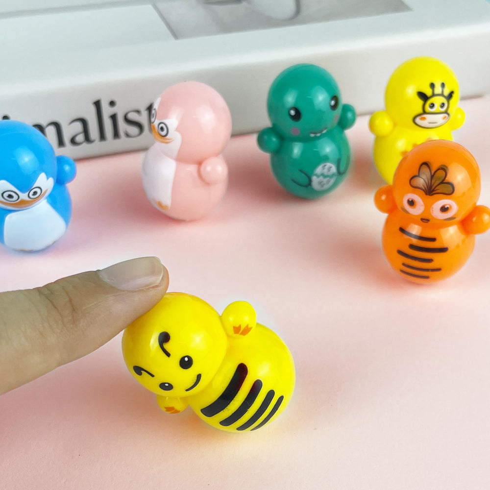XIPEGPA mini tumbler giraffes add playful style to events.