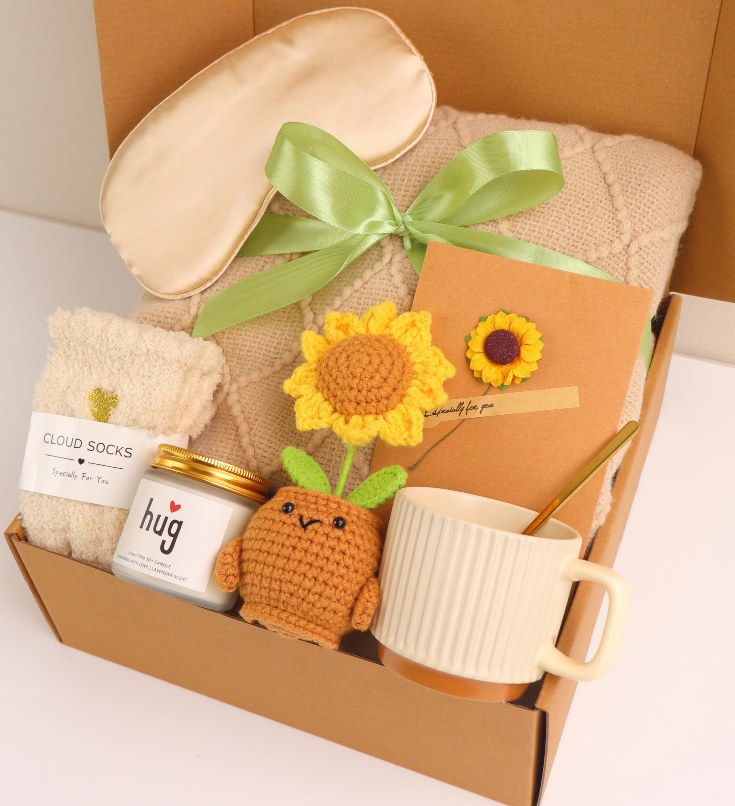 XKOYY soy wax candle releases a gentle, calming fragrance