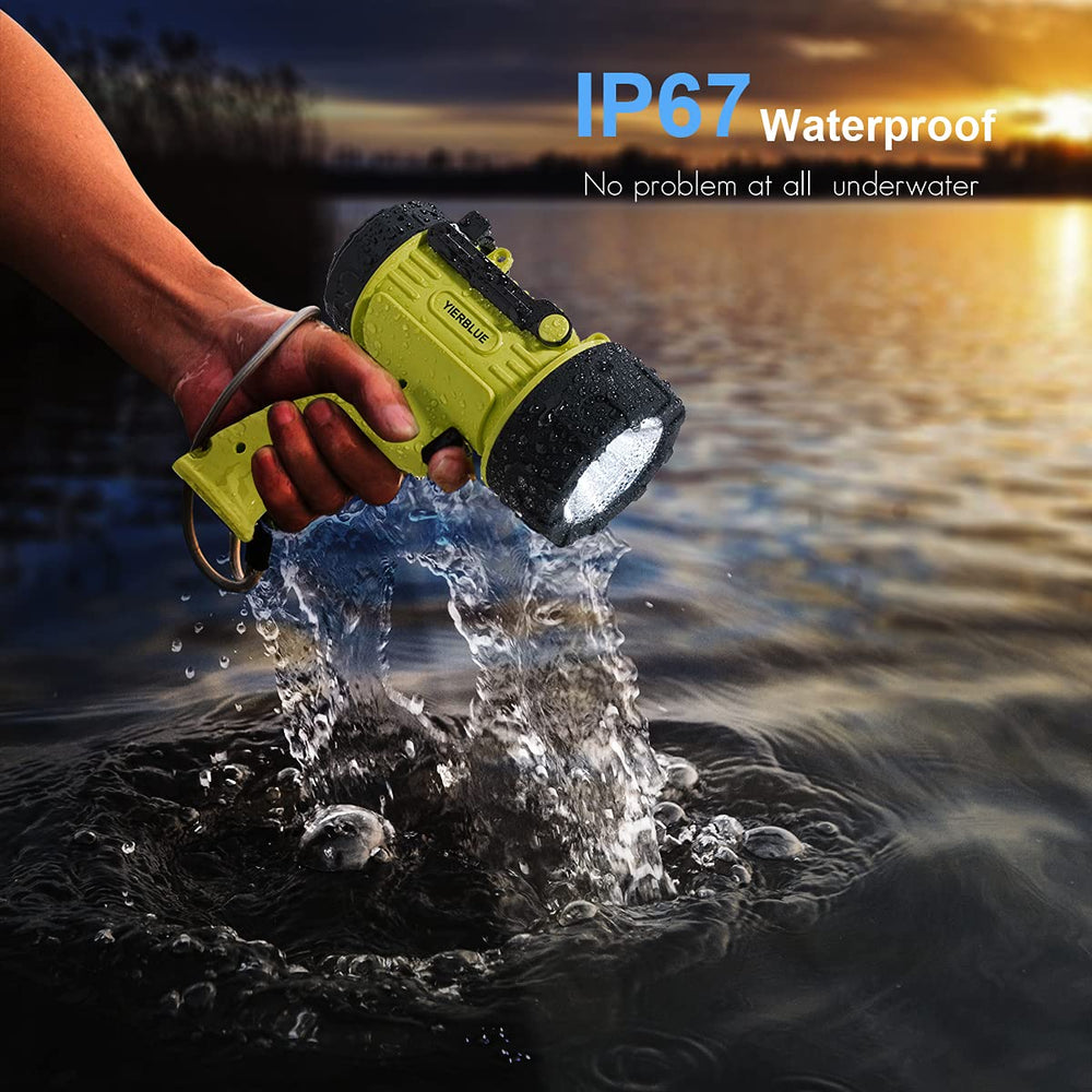 YIERBLUE IP67 waterproof spotlight withstands rain and splashes during outdoor work.