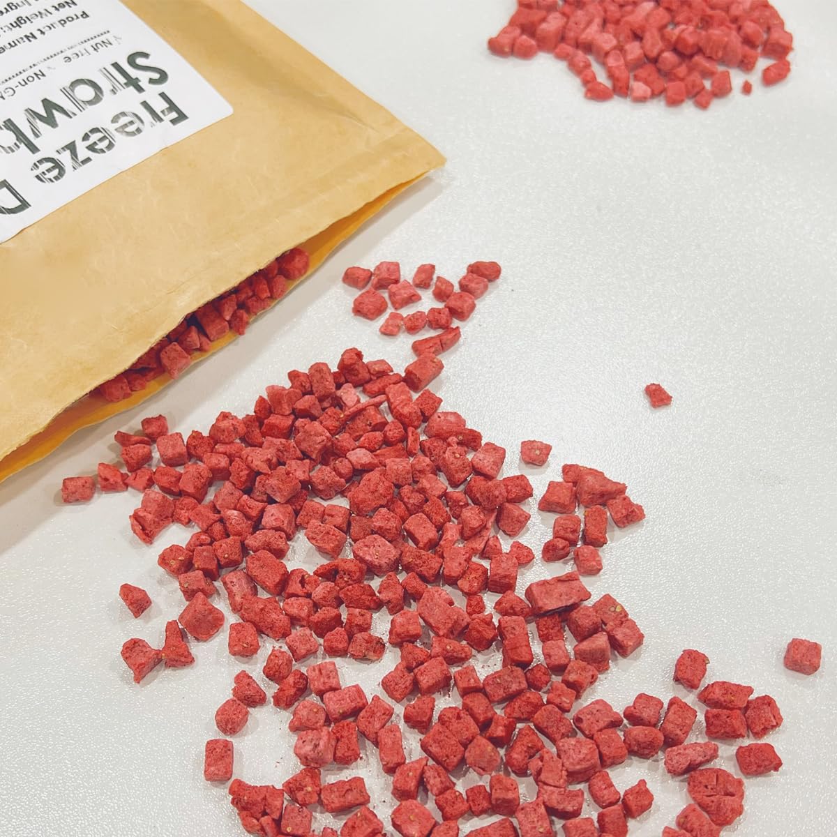 YiLing crispy diced strawberries in a resealable pack for baking