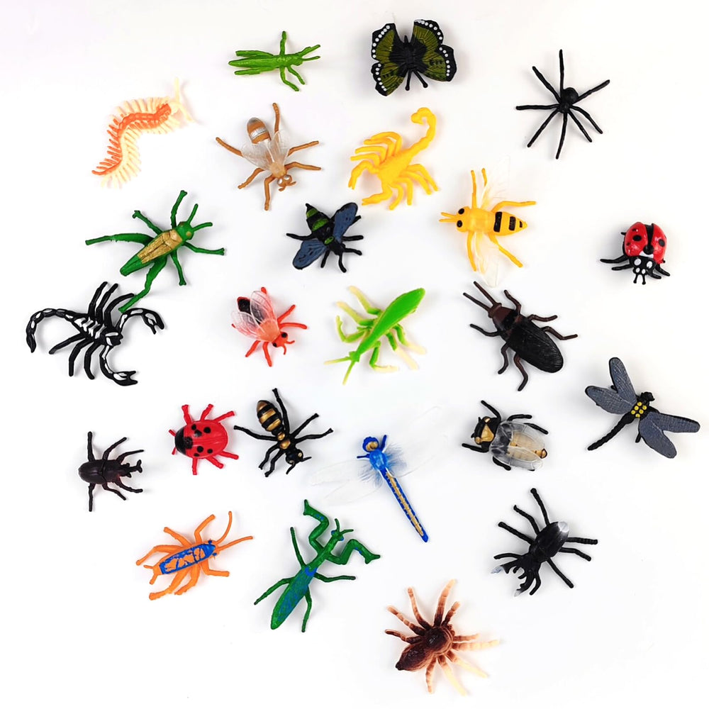 YOOHUA spiders bug toy supports dramatic play and observation skills.