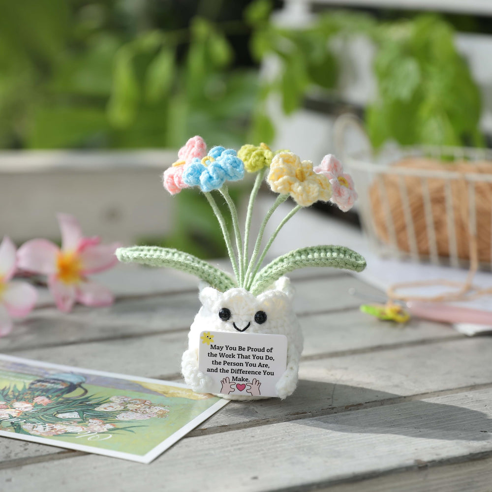 YOOJEE crochet flower decor for professional spaces, ideal for farewell or thank-you.