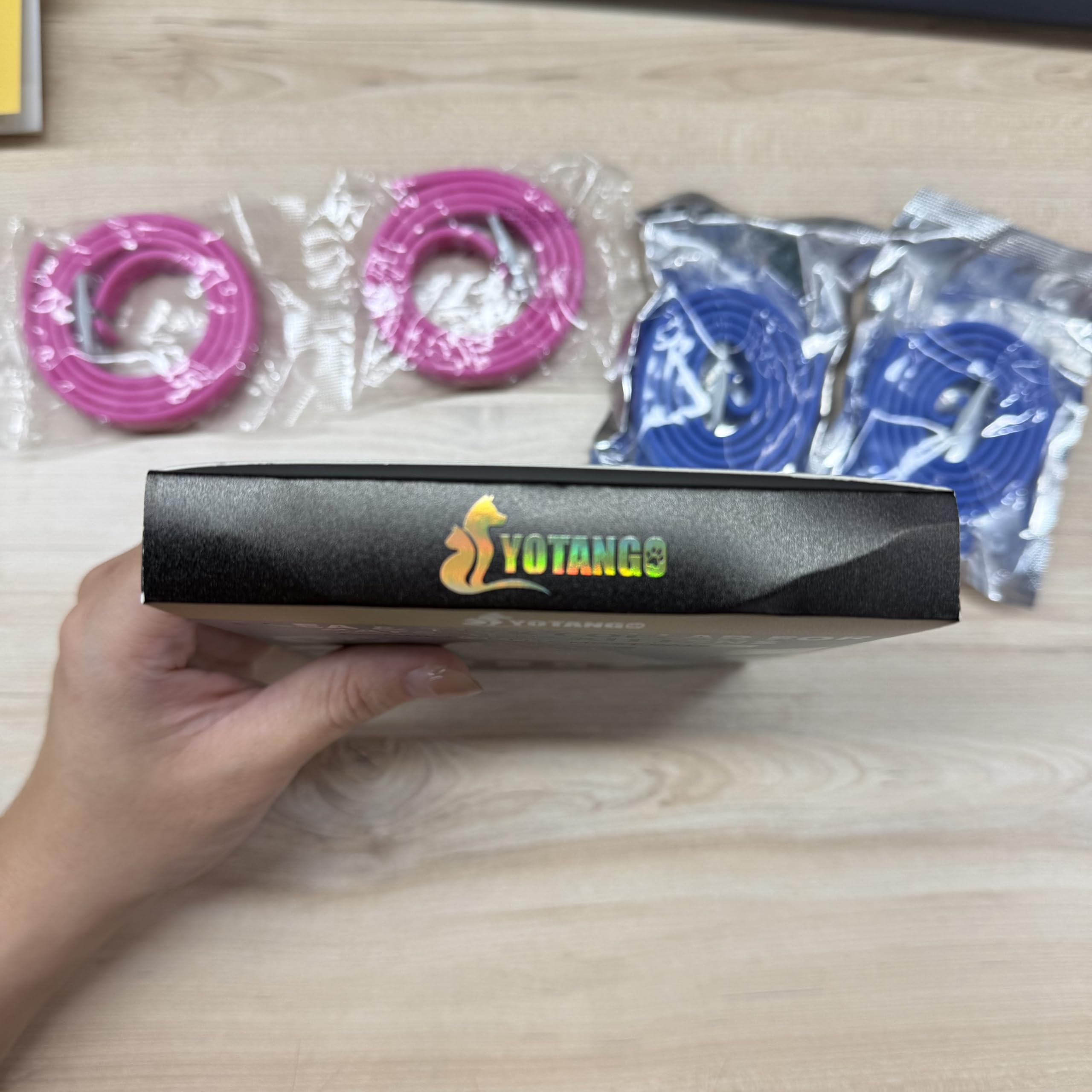 YOTANGO soft rubber collar with a non-greasy finish for comfortable wear.