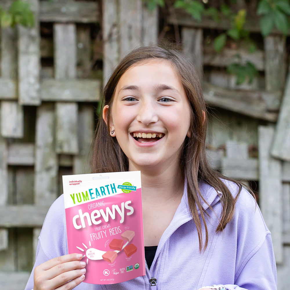 YumEarth Chewys Fruity Reds dye-free formula represented with no artificial colors.