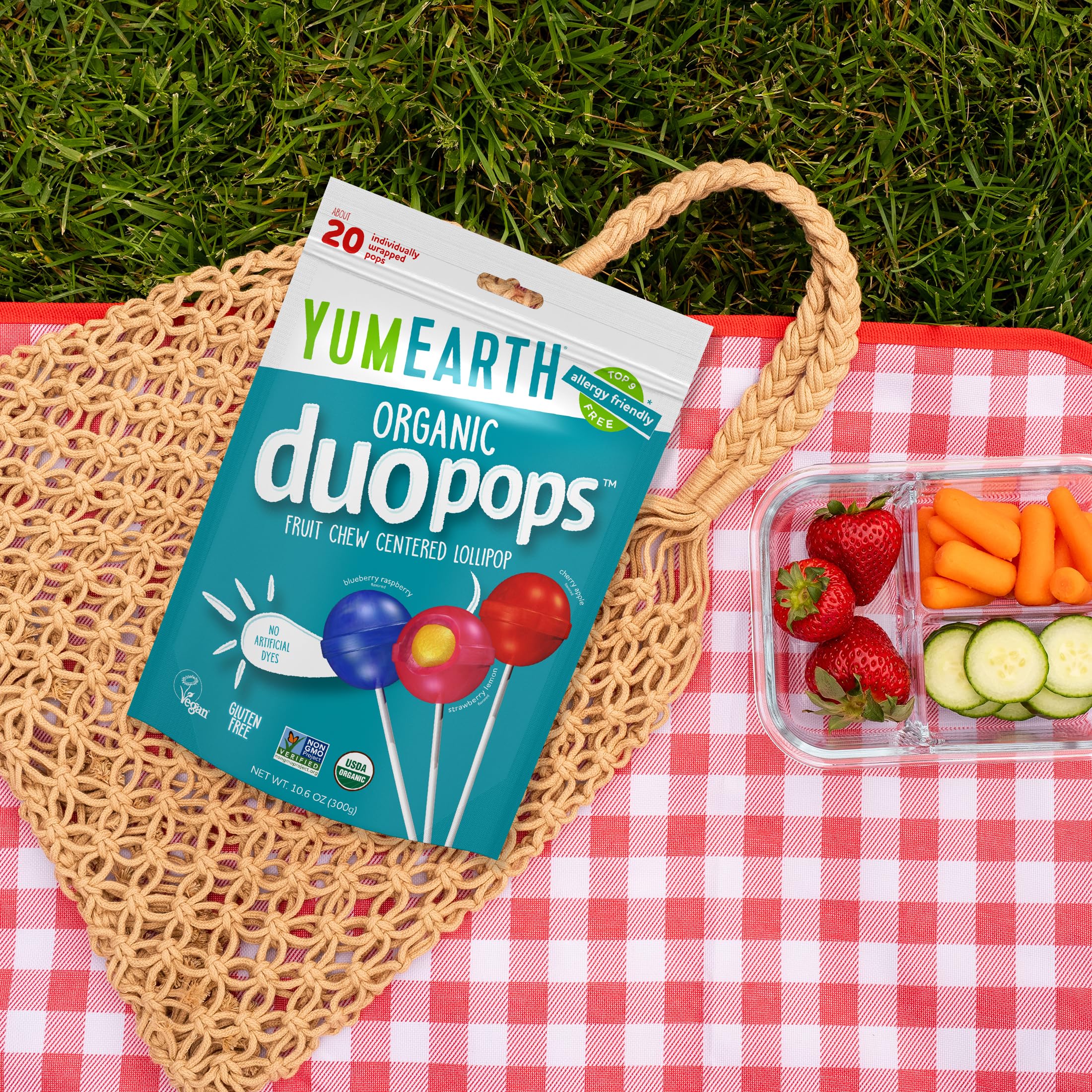 YumEarth Duo Pops no artificial dyes, clean ingredient appeal.