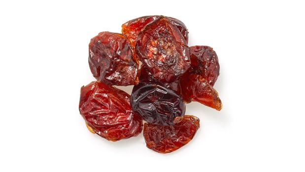 Yupik Cranberries Apple Juice Infused jar serve showcasing versatile topping option for dishes.