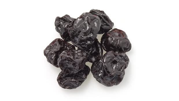 Yupik dried blueberries bowl with oatmeal, naturally tart flavor boost.