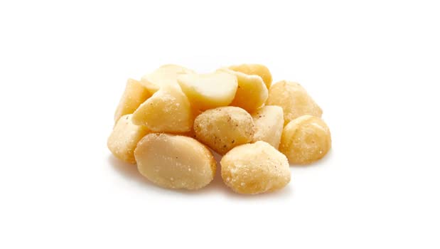 Yupik macadamia nuts, baking-topping-ready, creamy texture enhances pastries and cookies.