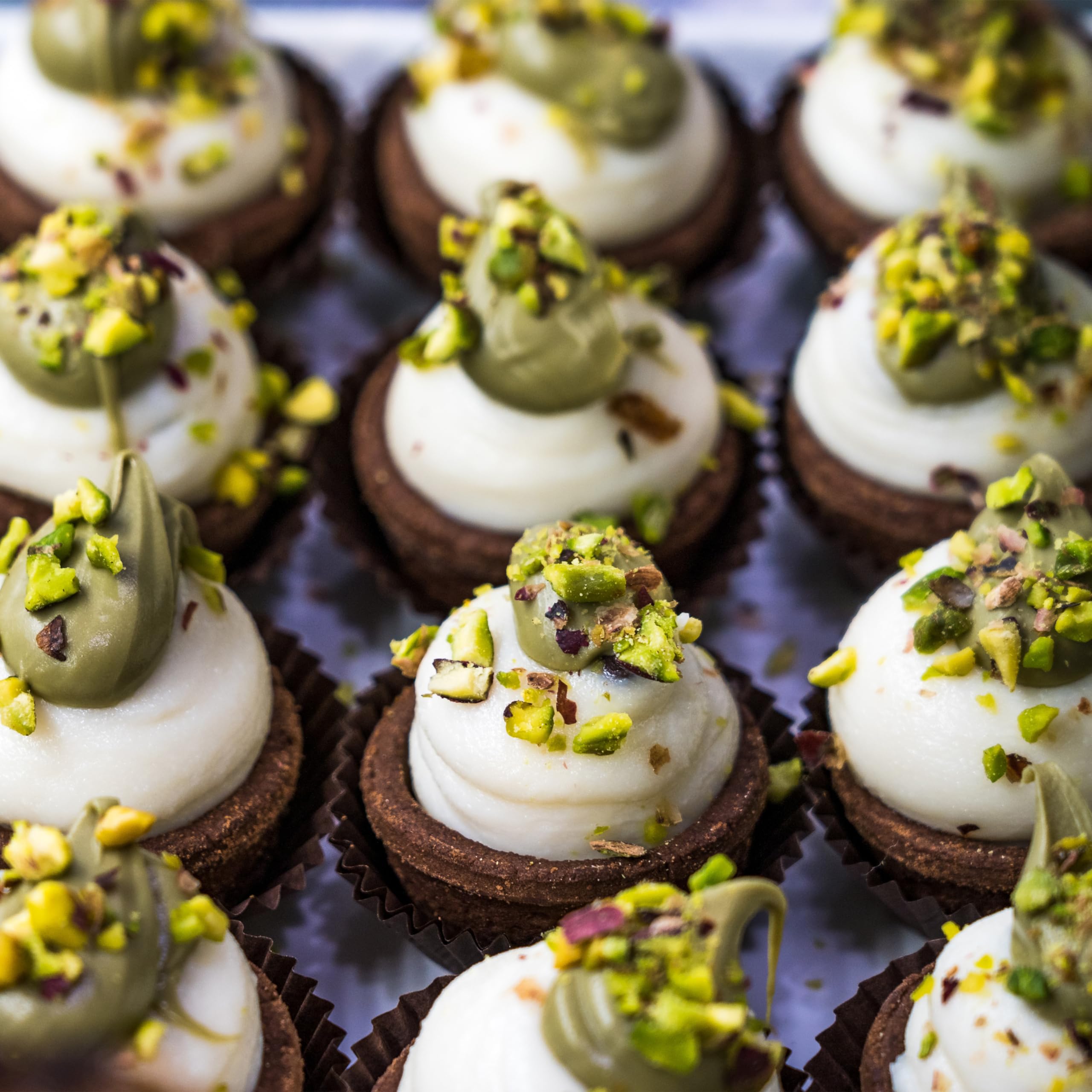 Gluten-free and vegan pistachios suitable for healthy snacking.