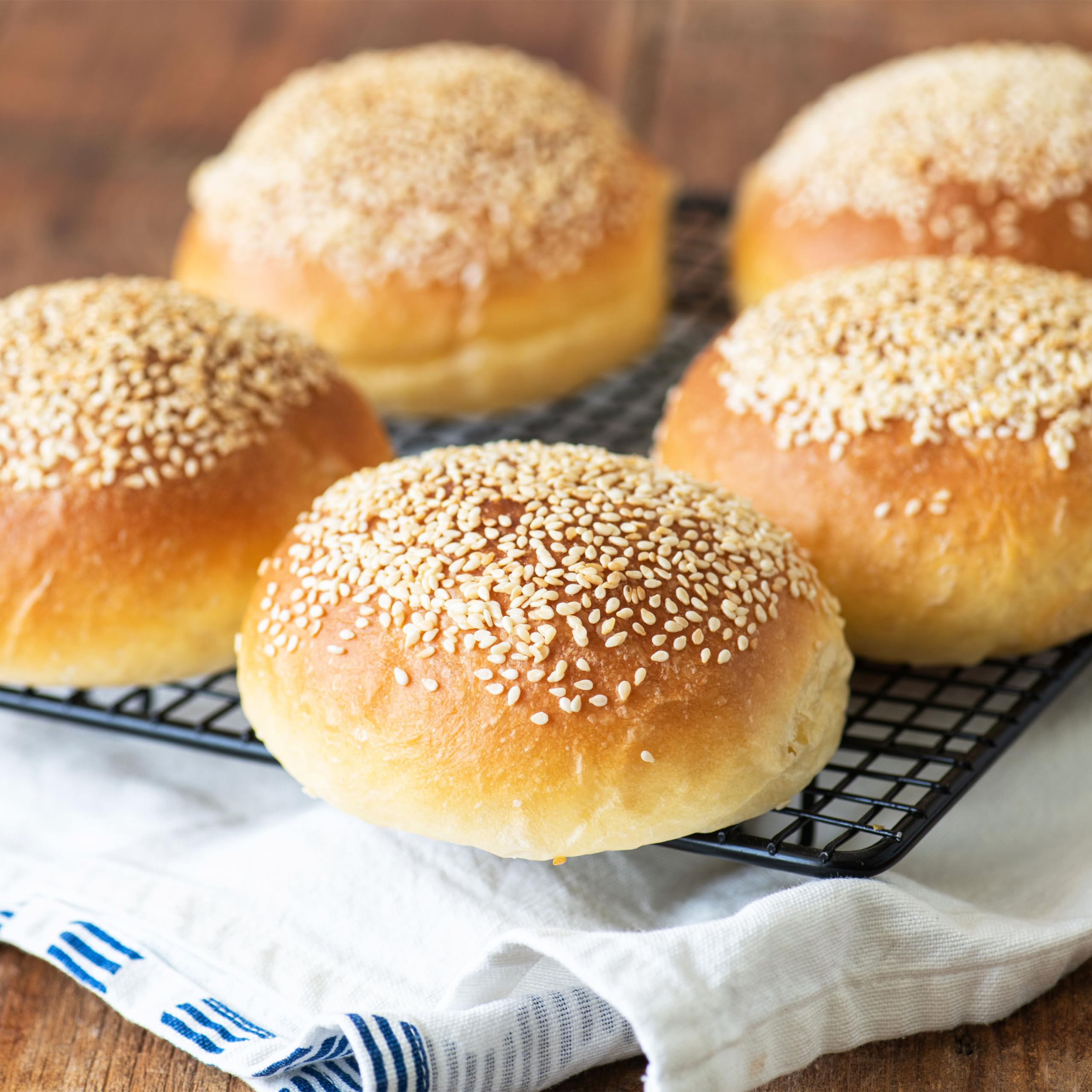 Yupik sesame seeds salad topping adds crunch