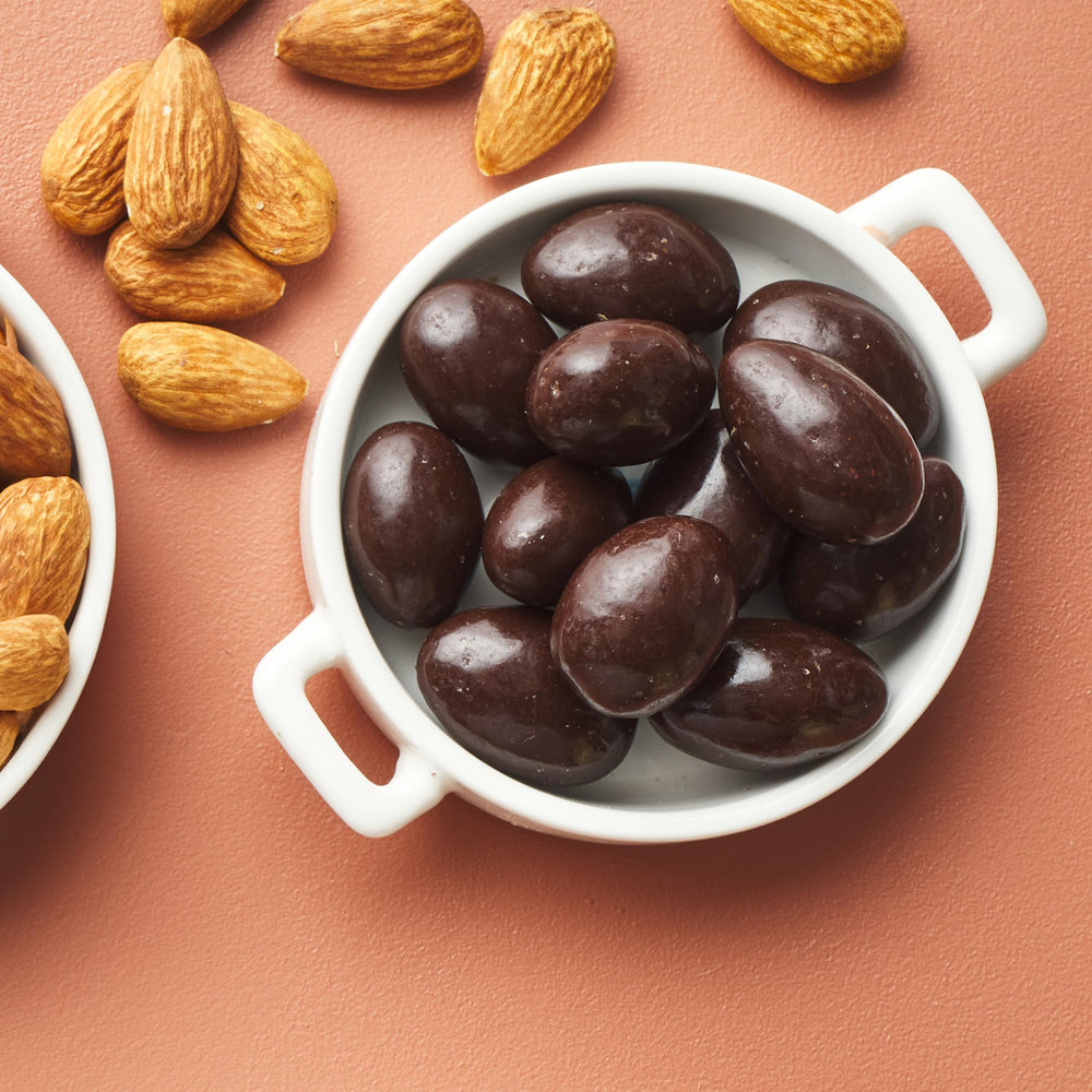 Smooth and crunchy texture of Yupik almonds, ideal for daily snacking