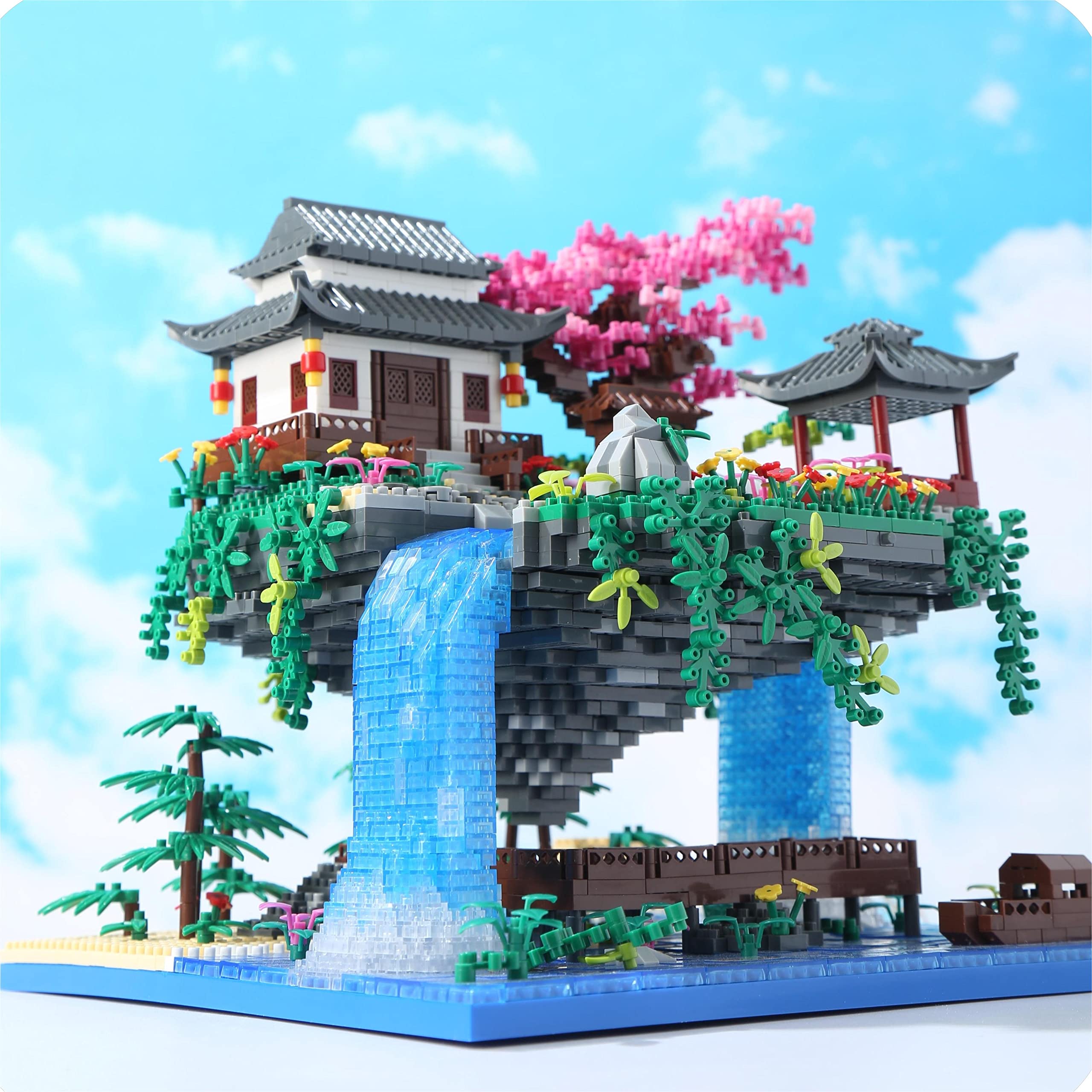 Yushinv kit includes QR music to enrich the building experience.