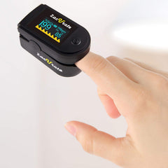 Zacurate silicone cover protects the oximeter against shocks and dirt