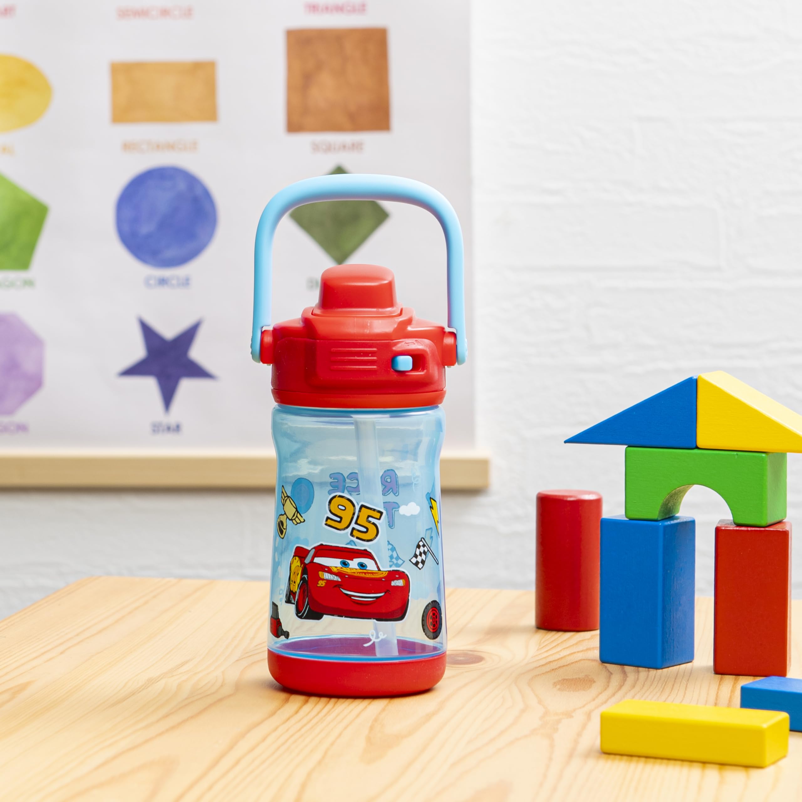 Protective lid with locking feature to prevent accidental spills.