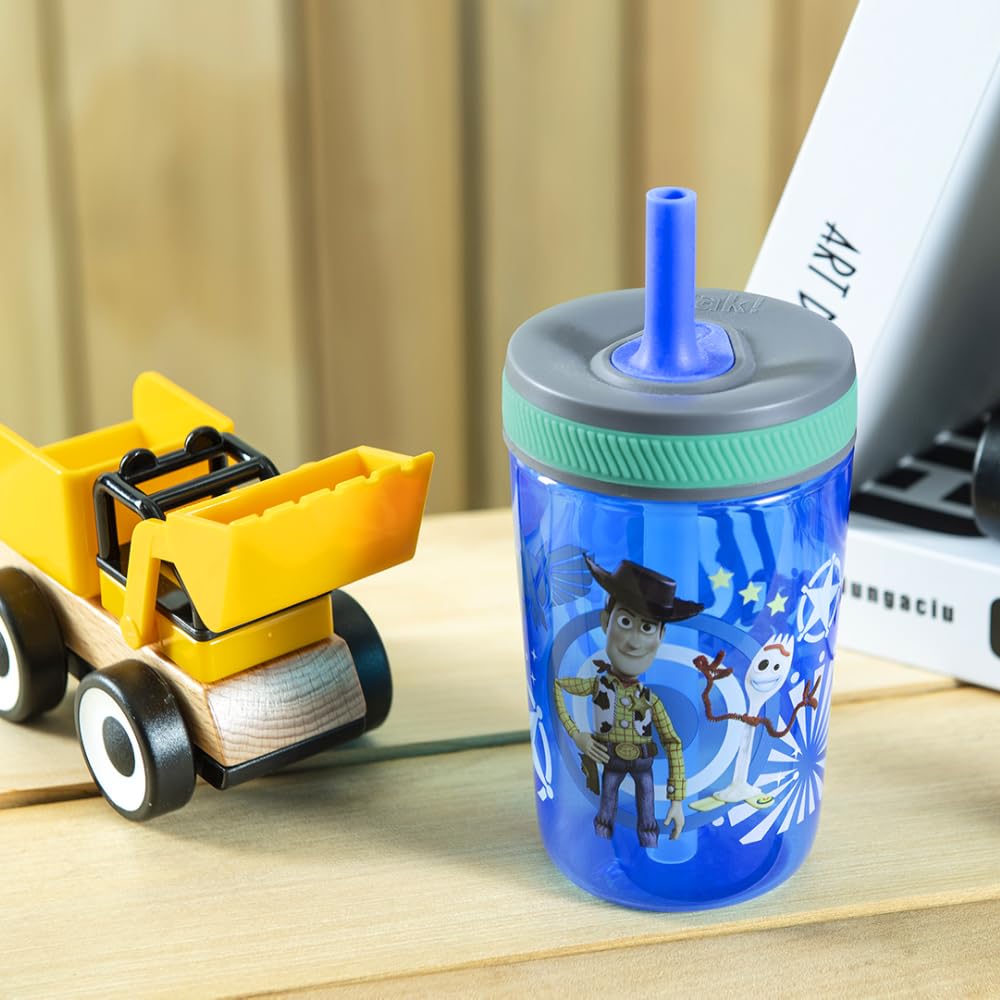 Zak Designs Kelso silicone straw with valve enables easy sipping and reduces spills