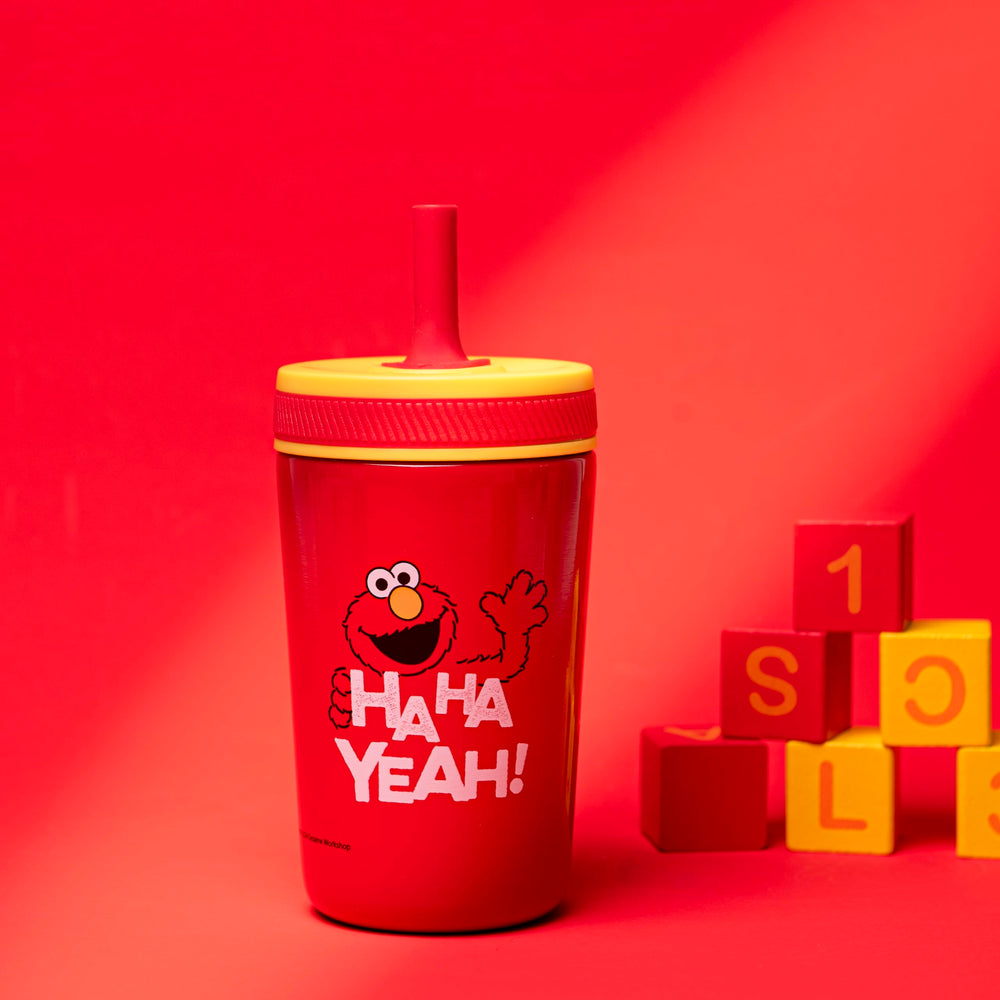 Open lid showcase for easy cleaning and kid-friendly access