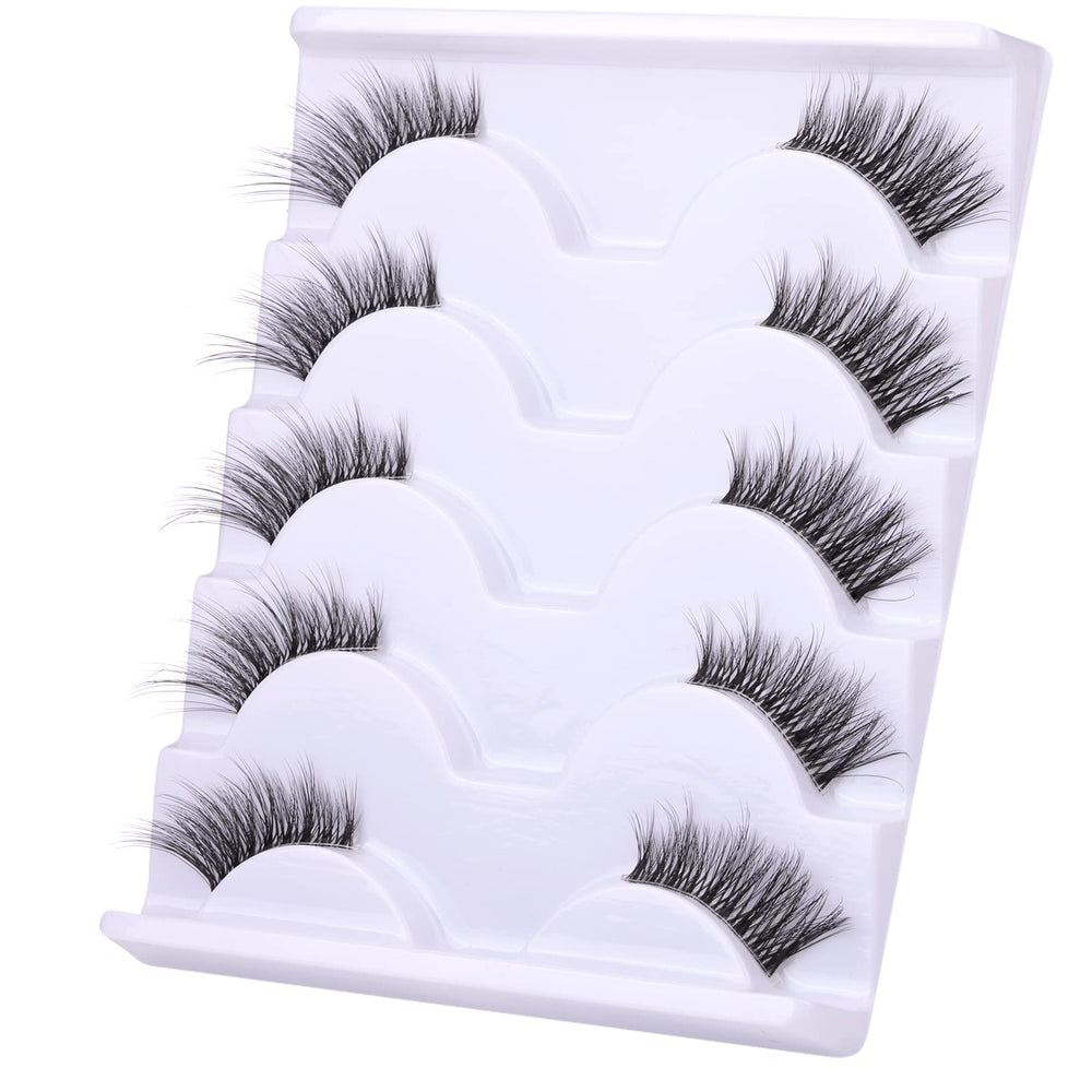 Zanlufly cat-eye clear-band lashes create a lifted, bold look.