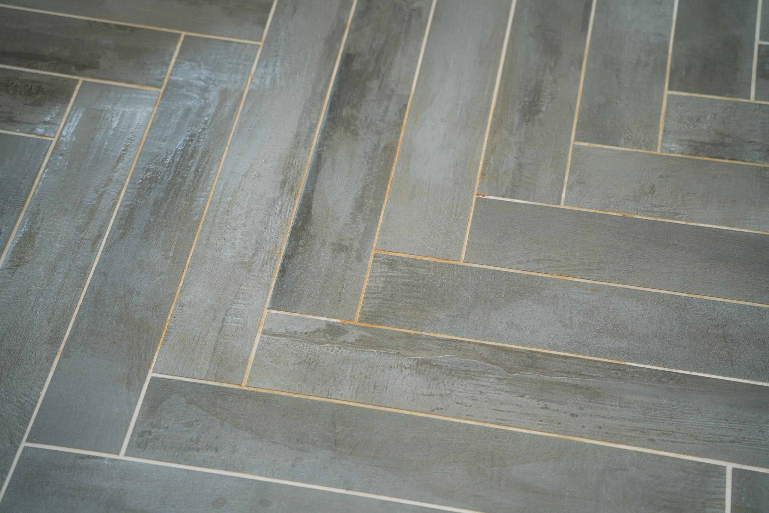 Vertical surfaces show foam cling for easier scrubbing with Zep Plus