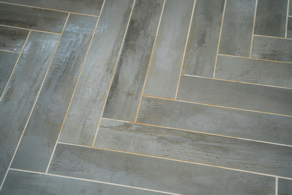 Vertical surfaces show foam cling for easier scrubbing with Zep Plus