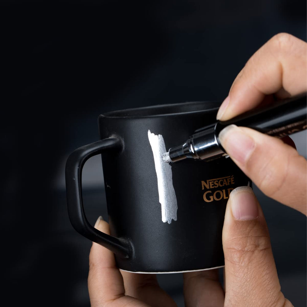 ZEYAR marker writes smoothly on non-porous surfaces for high-gloss effects
