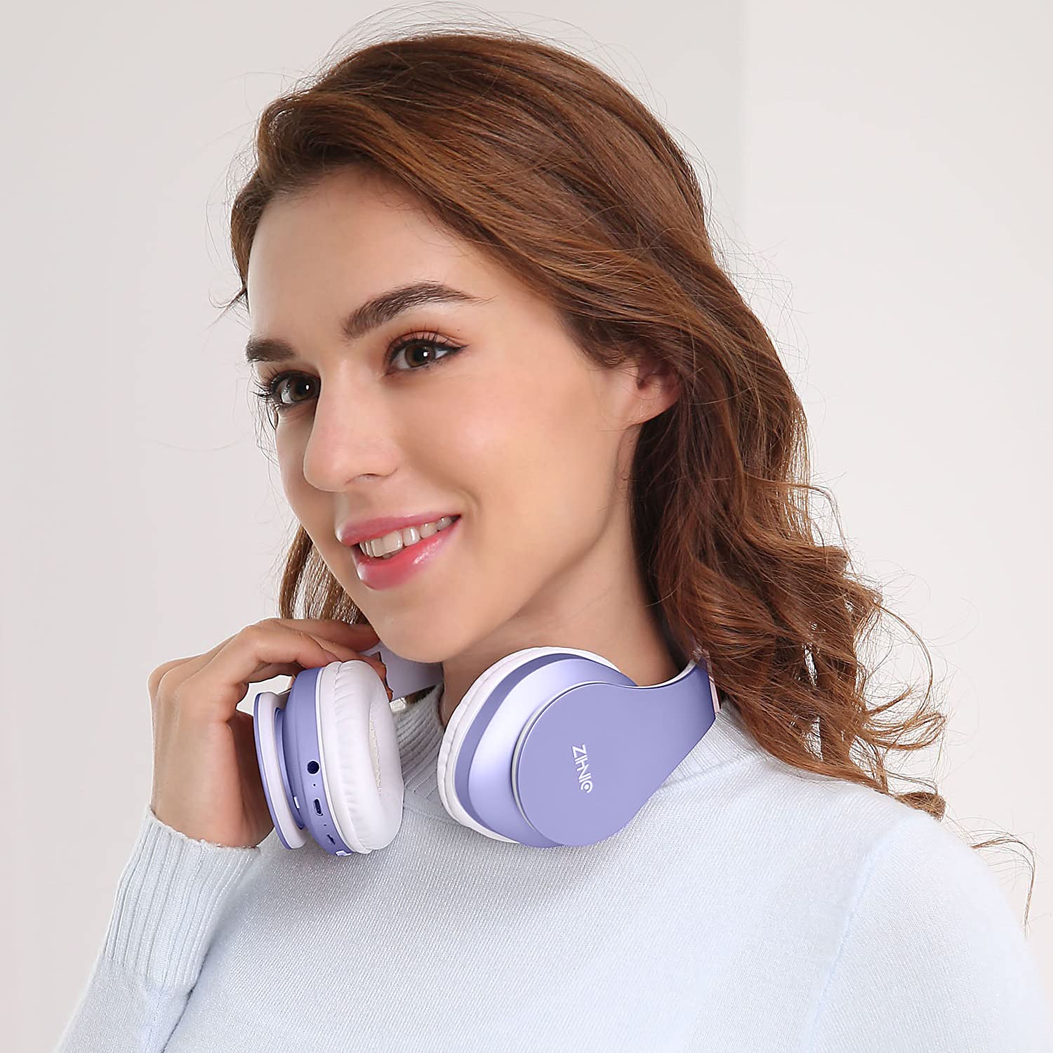 Premium ergonomic headband designed for lasting comfort and fit.