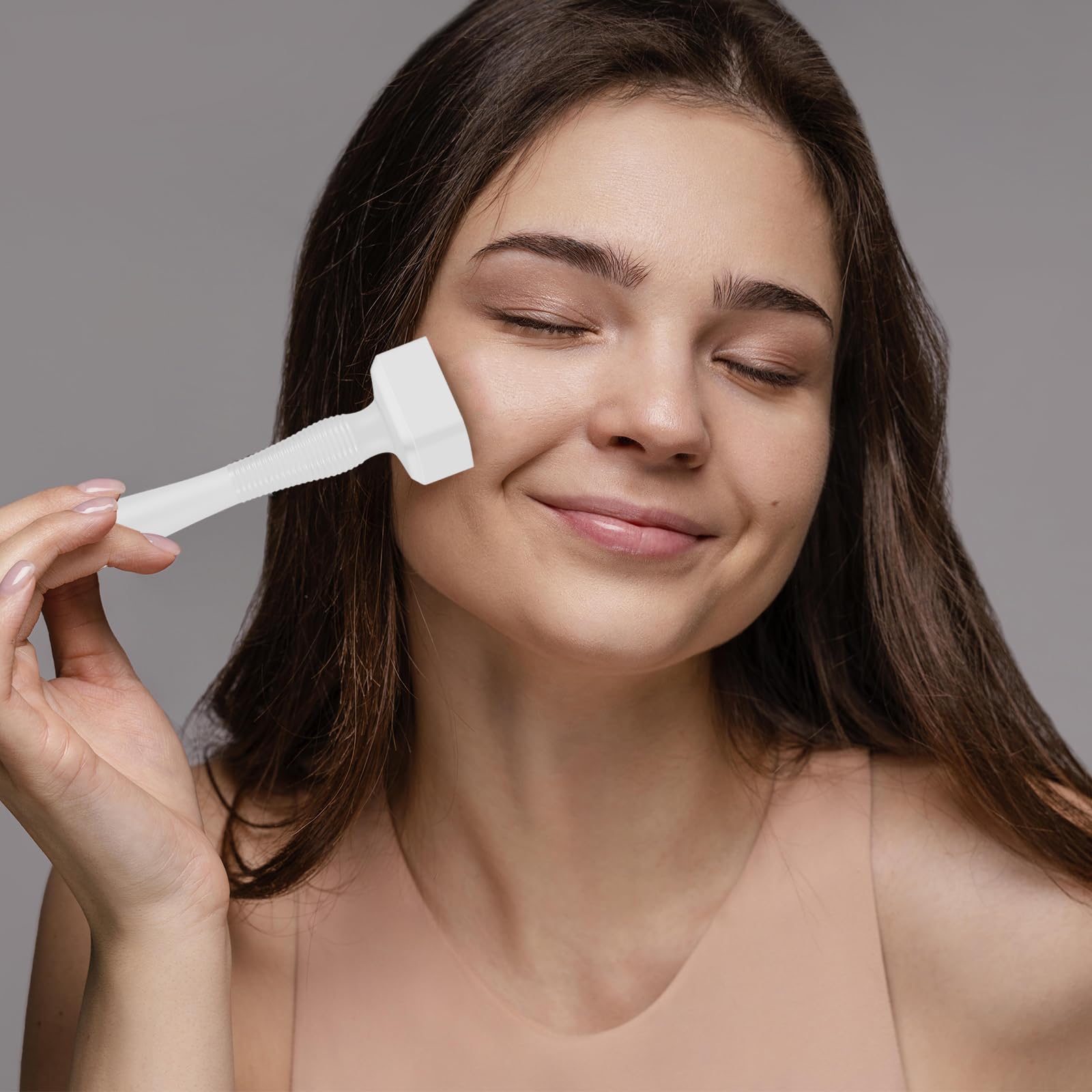 ZMSDBY portable-travel-friendly derma stamp demonstrates on-the-go skincare convenience