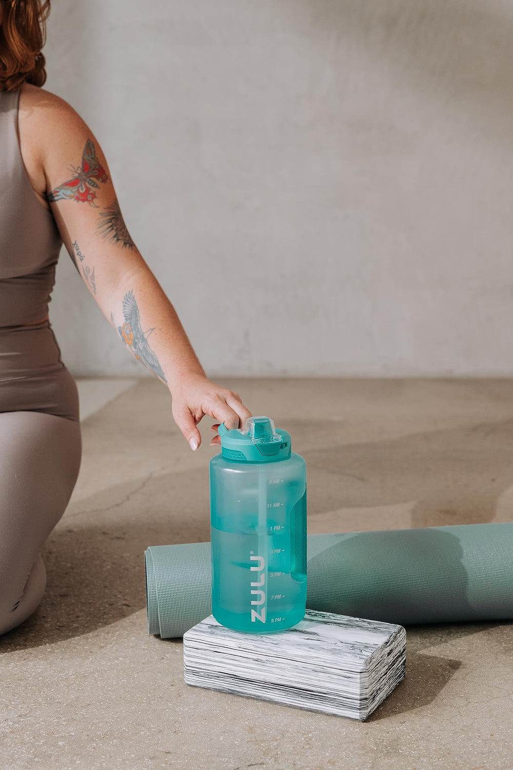 Zulu Goals bottle soft-touch side handle for portable, comfortable carry.